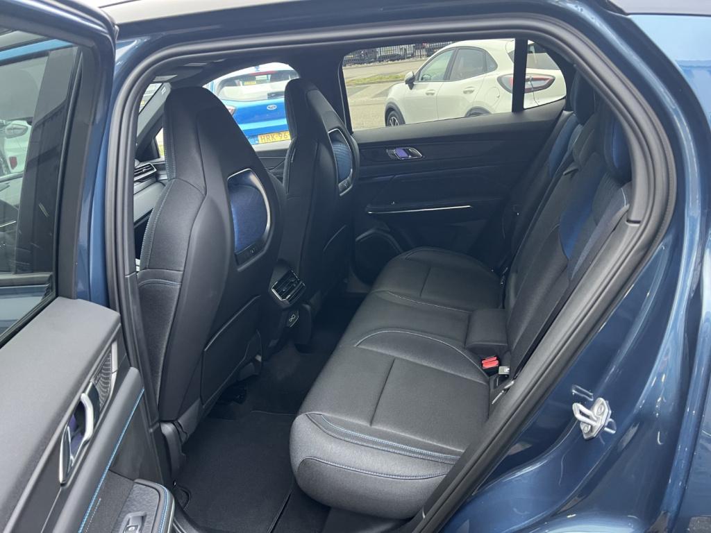 Lynk & Co 01 1.5 261pk phev 7dcth plug in hybrid , pano dak , 360gr camera 