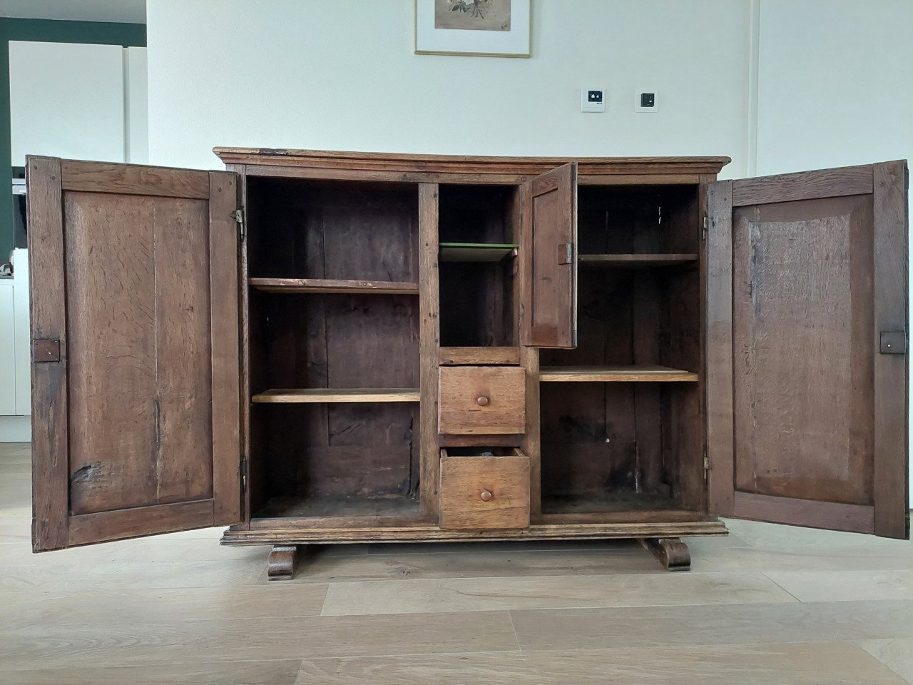 Antieke eikenhouten kast