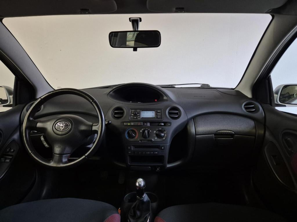 Toyota Yaris 1.3 vvt-i s-line