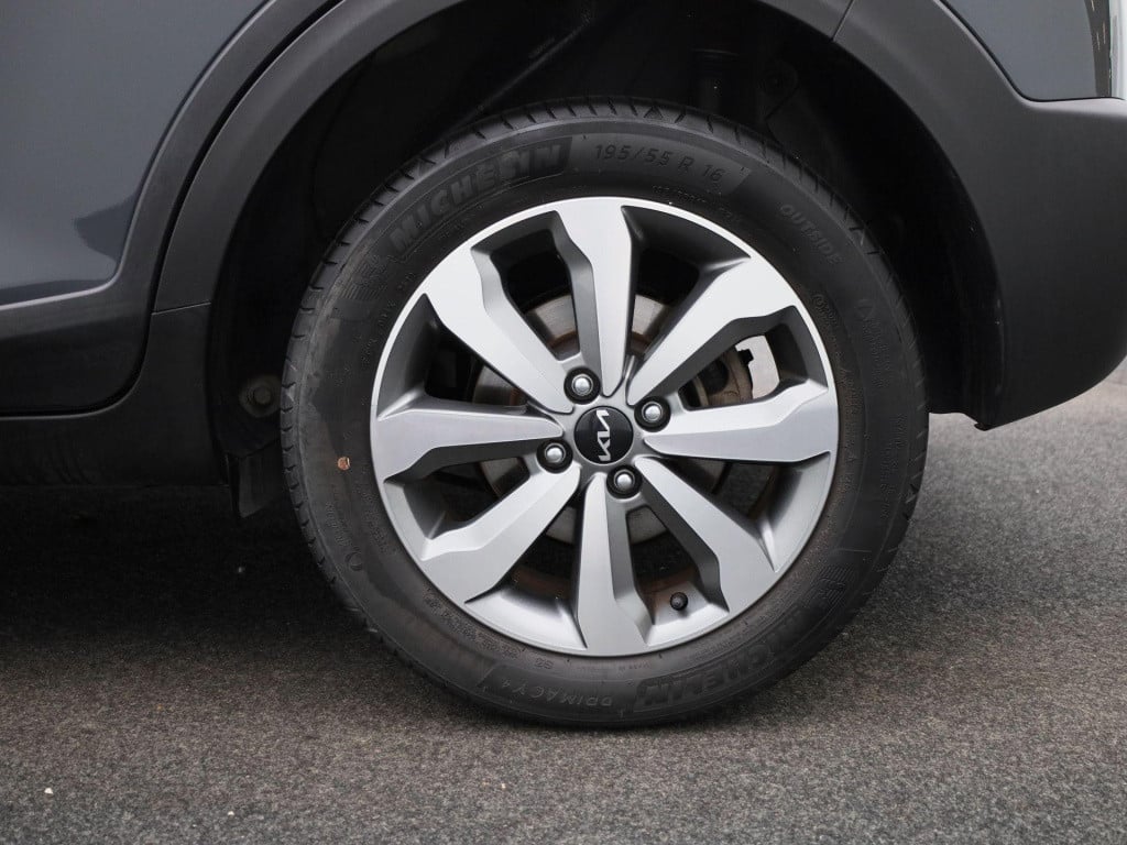 Kia Stonic 1.2 urban edition | lmv | parkeer sensoren | bluetooth | apple c