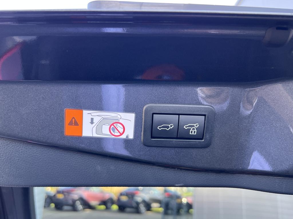 Toyota C-hr 2.0 phev 220 exec