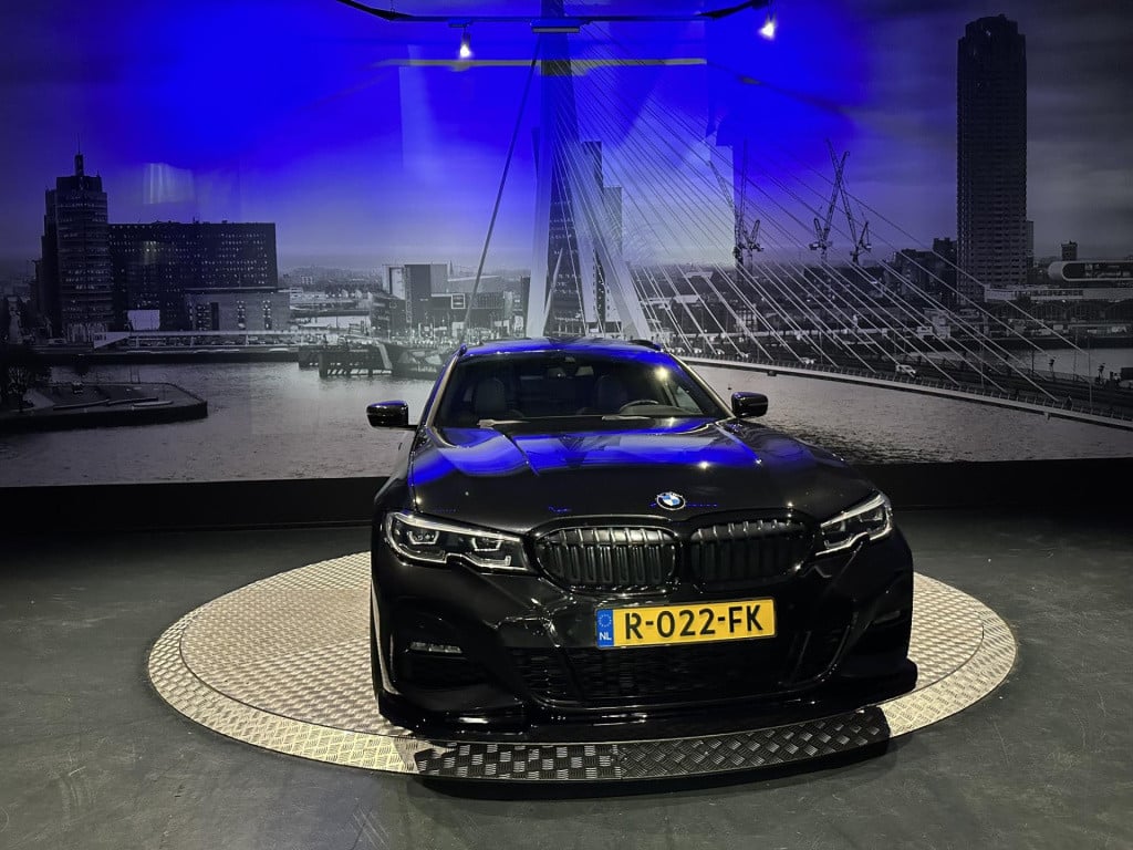 BMW 3-serie touring 320i high executive m-pakket *pano*hud*