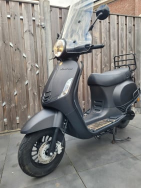 Te koop brom scooter