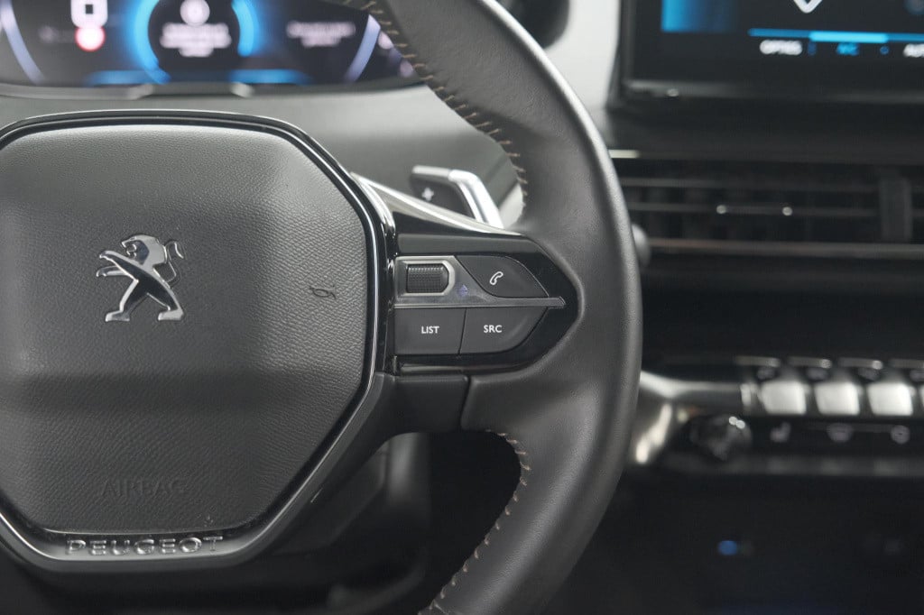 Peugeot 5008 puretech 130 eat8 active pack | 7 zitplaatsen | camera | navig