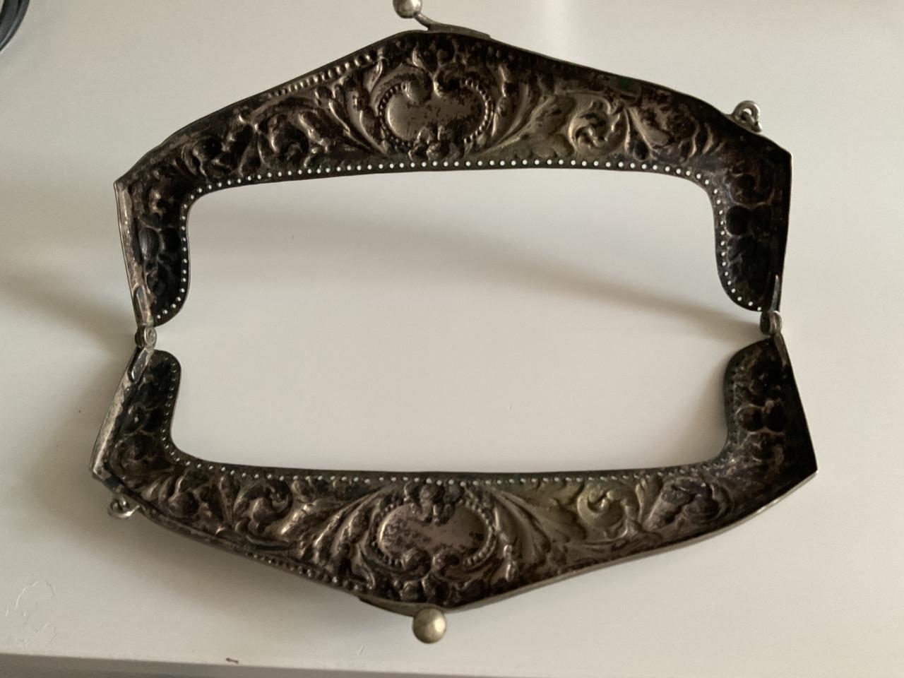 Antieke beugel voor tasje