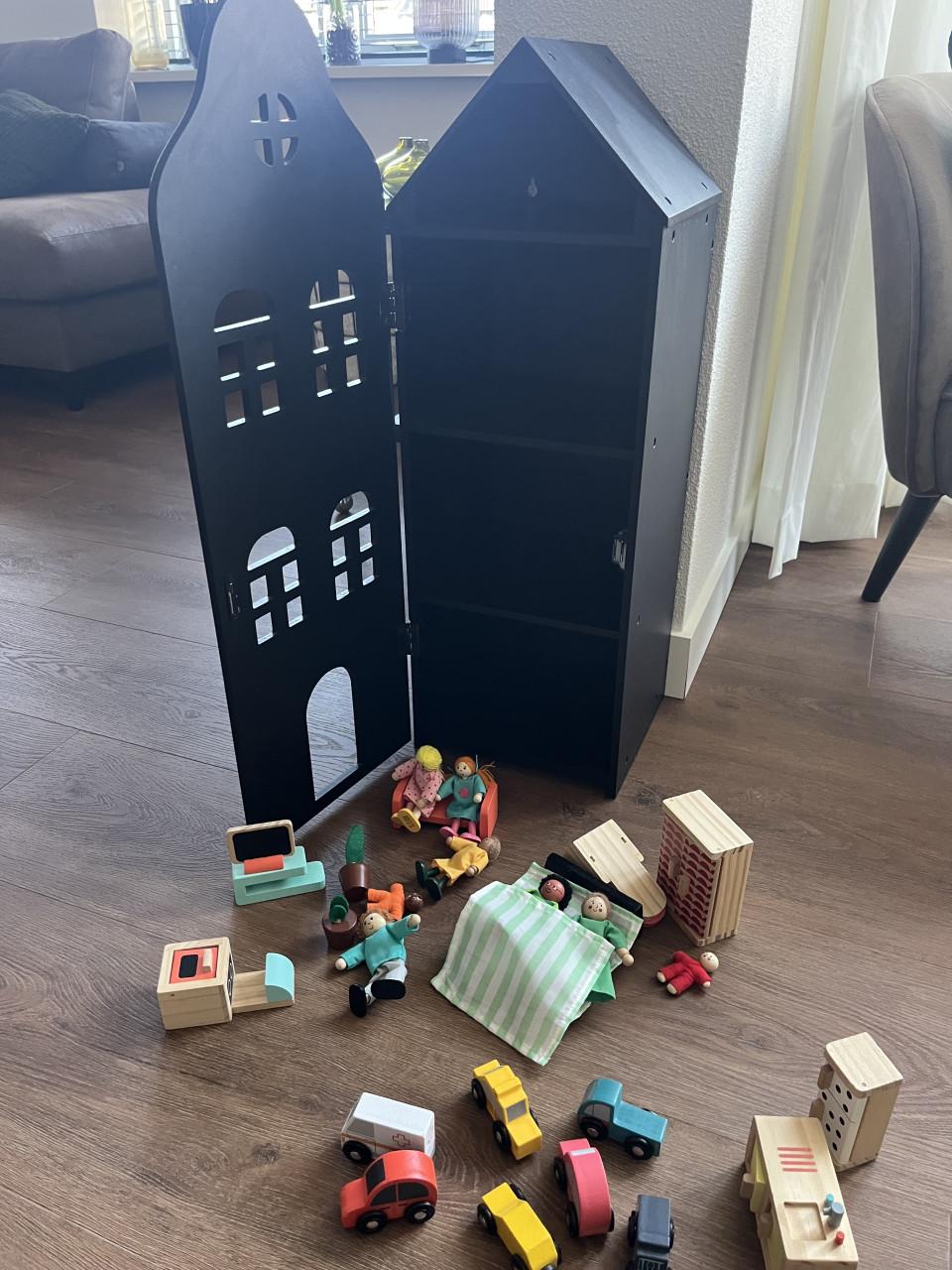 Poppenhuis (HEMA) met complete inventaris