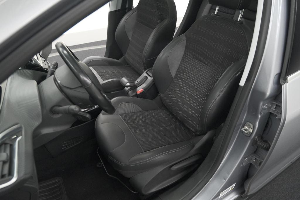 Peugeot 2008 puretech 110 allure | panoramadak | apple carplay | navigatie 