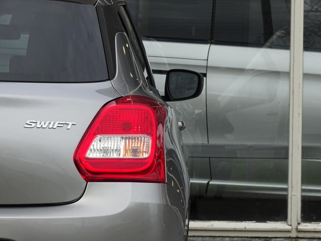 Suzuki Swift 1.2 select automaat | navi | bluetooth