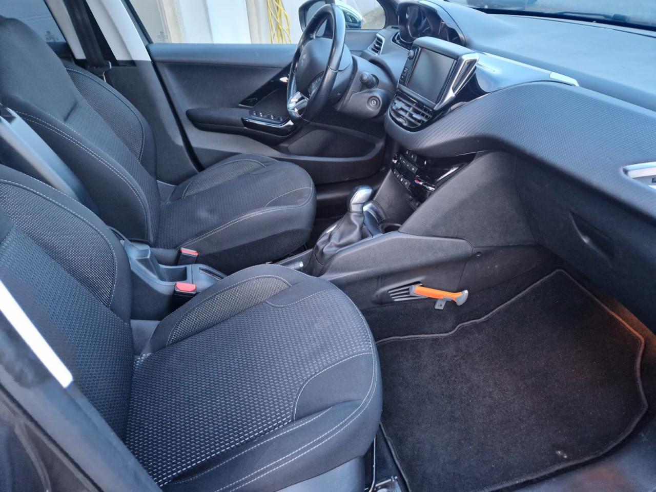 TE KOOP PEUGEOT 208 1.2 PURE TECH ALLURE TWEEDE EIGENAAR EURO 6