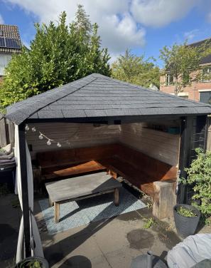 Tuinhuis met eventueel bank + tafel