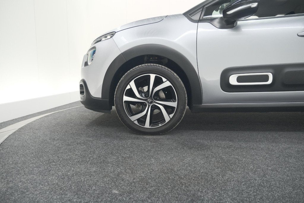 Citroen C3 puretech 110 shine | camera | navigatie | apple carplay | parkee