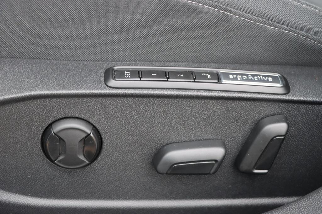 Volkswagen Golf 1.0 tsi life business 110pk