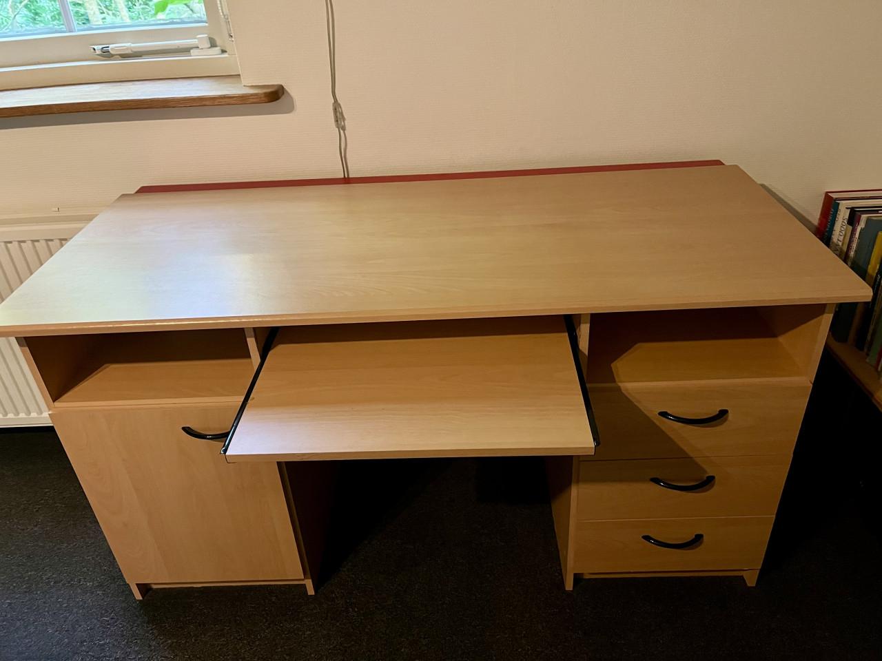Licht beuken gekleurd bureau