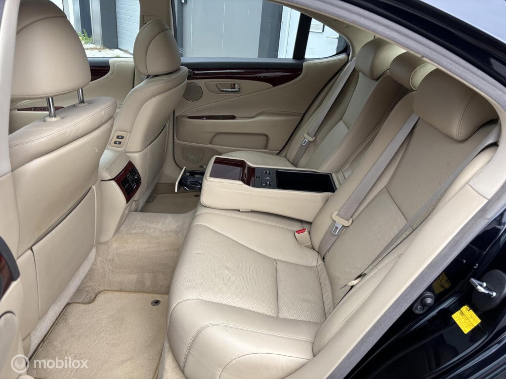 Lexus Ls 600h president hybride youngtimer