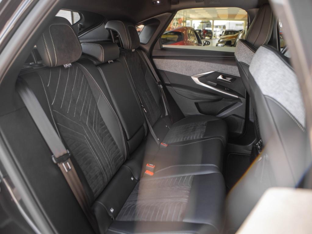 Peugeot 3008 1.2 hybrid 145 e-dcs6 gt automaat