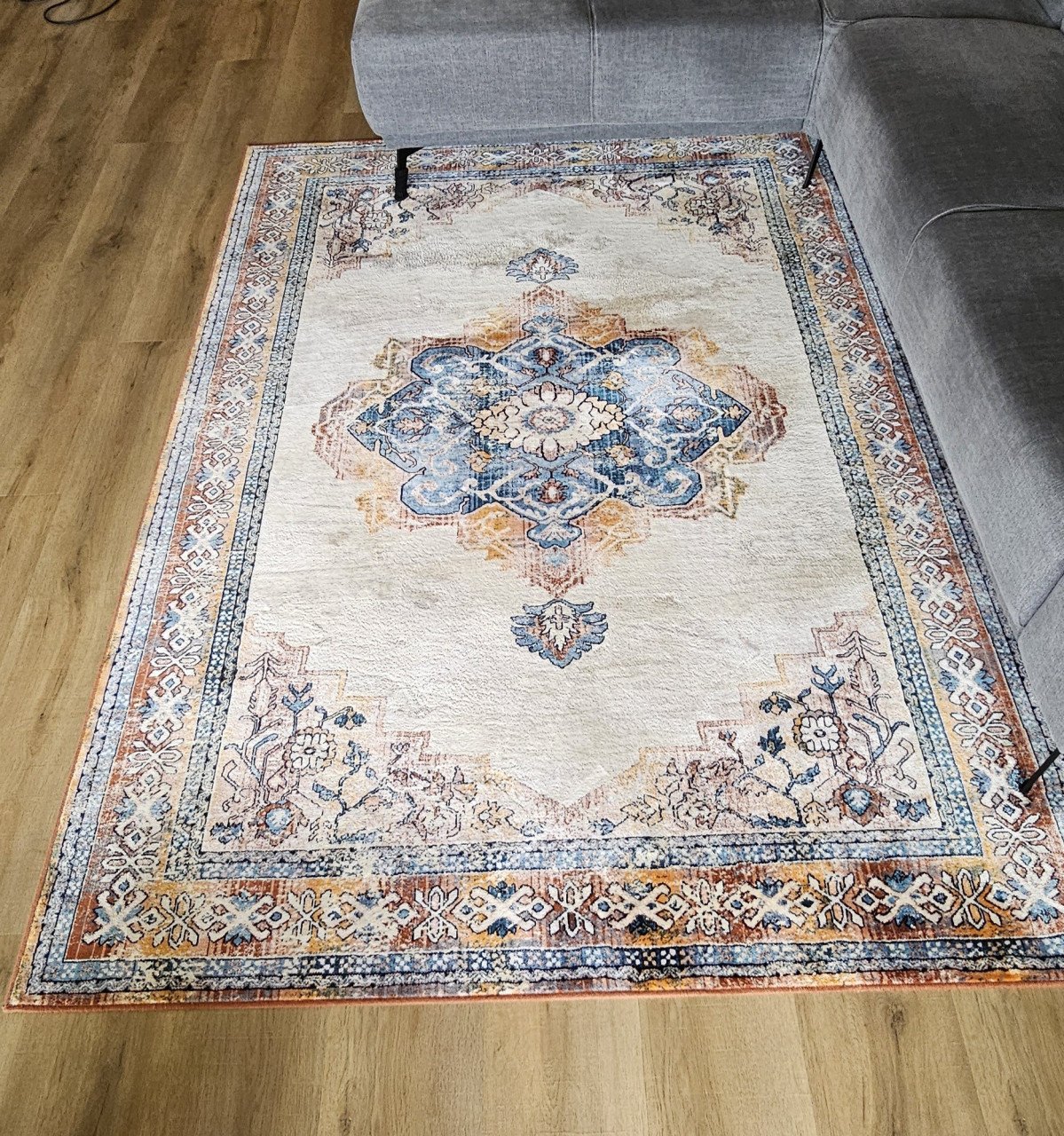 Vloerkleed Dutchbone "Mahal"