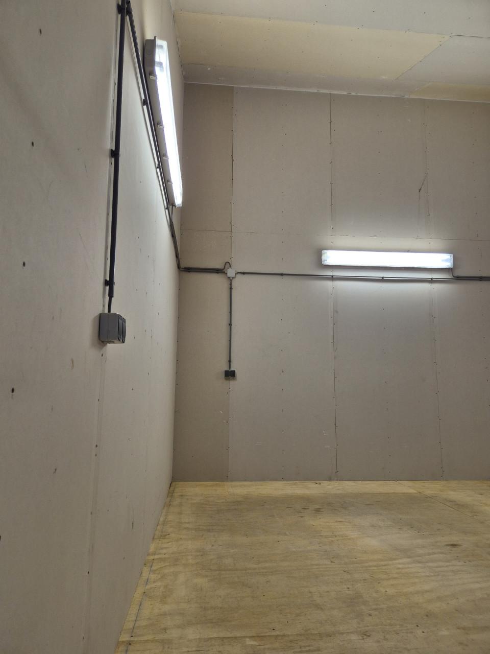 Bedrijfsruimte, opslag, Kantoor te huur