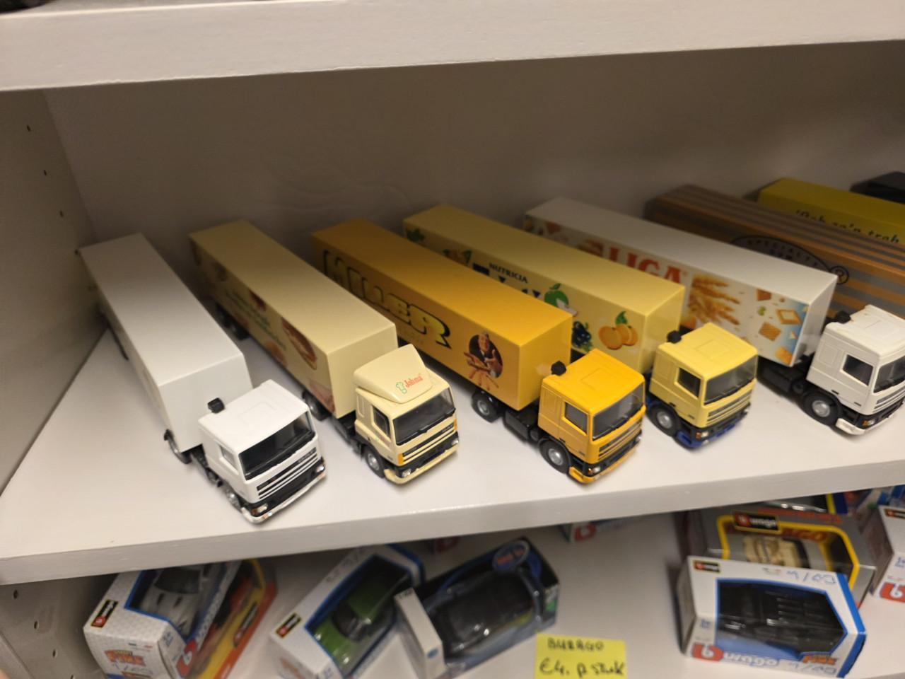 Partij lion toys  vrachtwagens