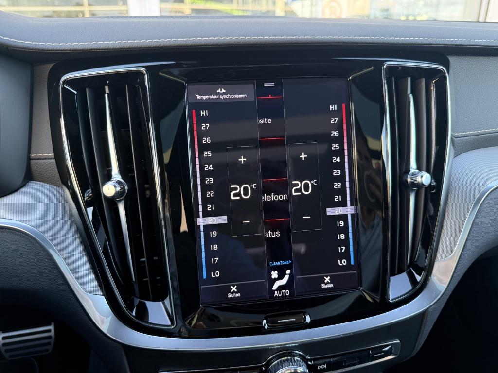 Volvo V60 t6 398pk recharge r-design| panodak| adap.cruise| 360camera| sty