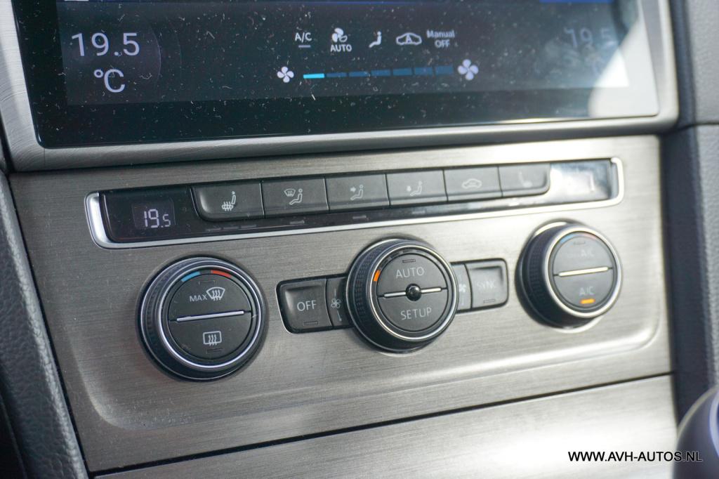 Volkswagen Golf 1.6 tdi highline bluemotion