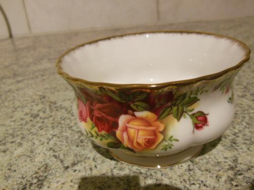 Suikerbakje van Royal Albert