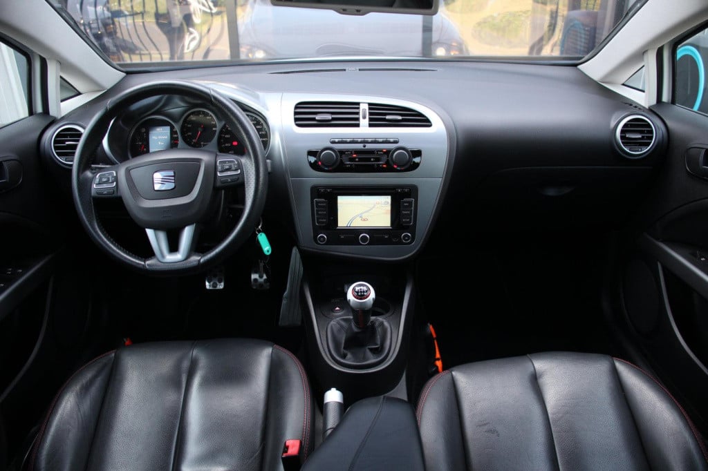 Seat Leon 1.2 tsi copa - leder - schuifkantel - trekhaak - xenon - pdc - na