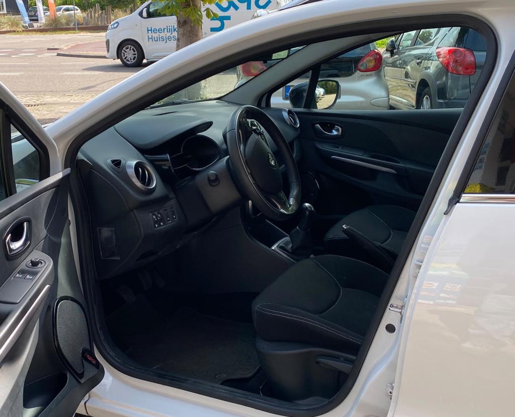 Renault Clio clio estate tce 90 energy night en day | eerste eigenaar