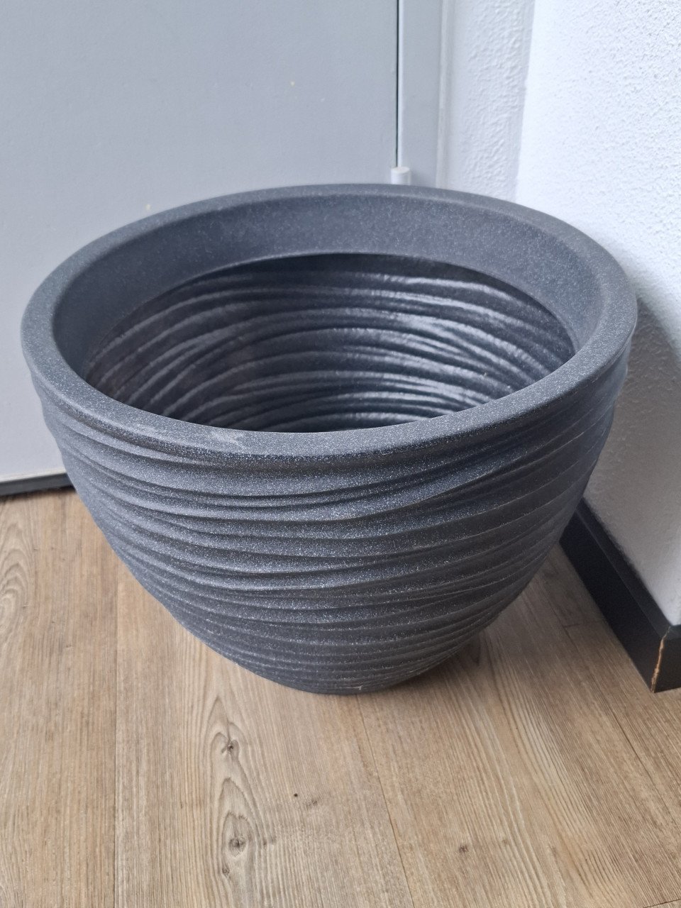 Grote kunststof bloempot