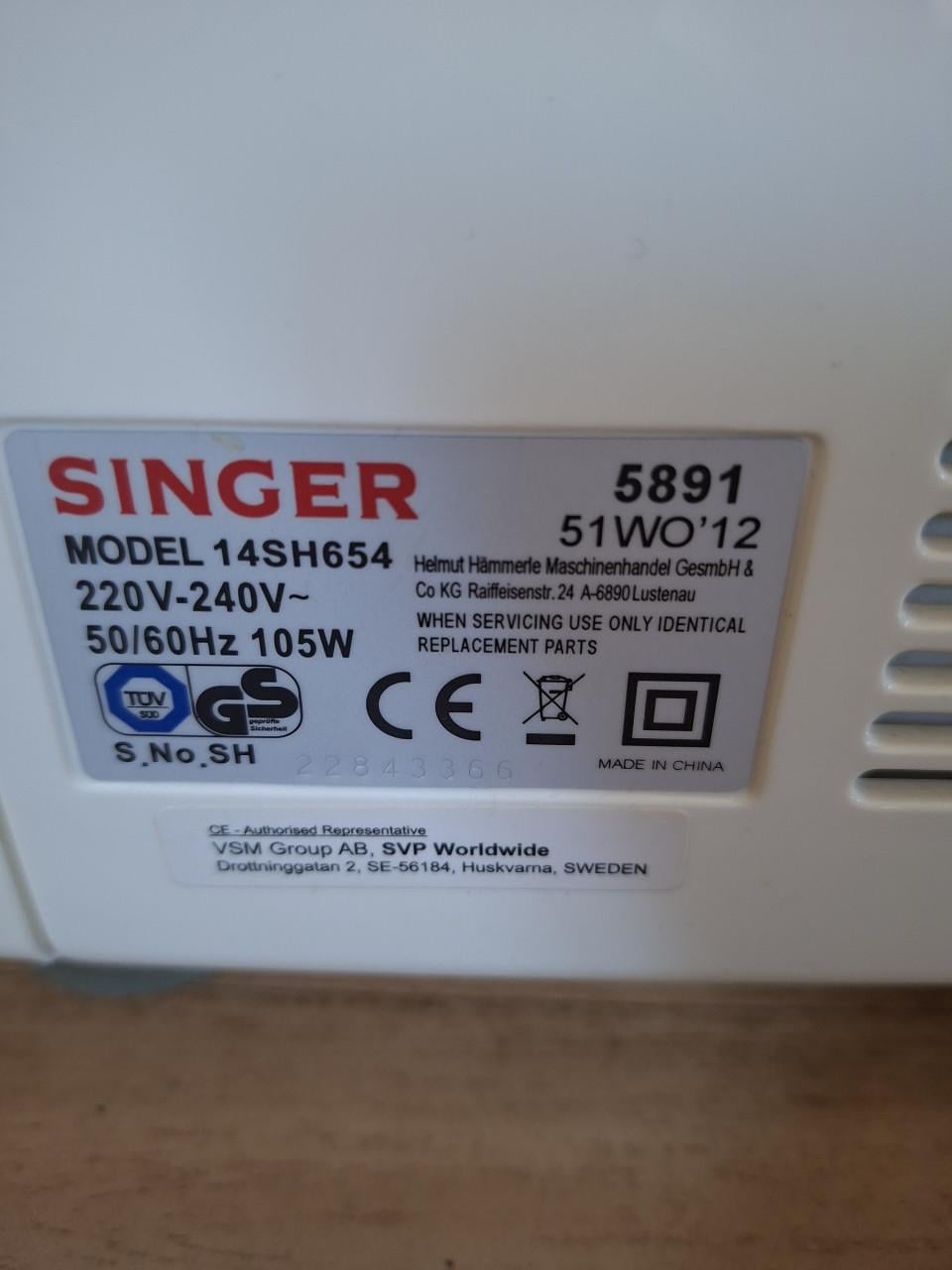 Singer overlockmachine 14sh654  naaimachine