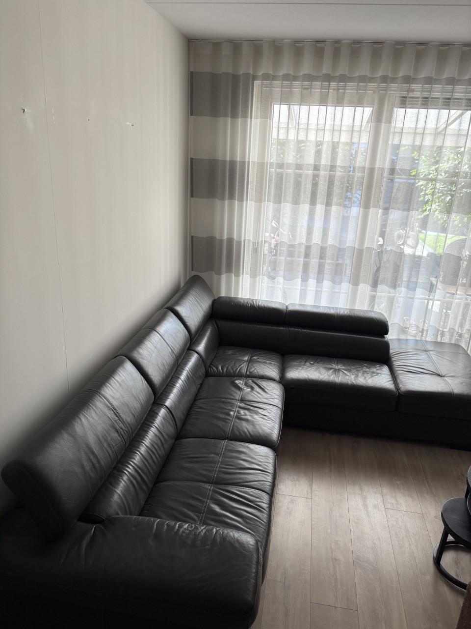 Leren hoekbank 2,8m X 2,4m