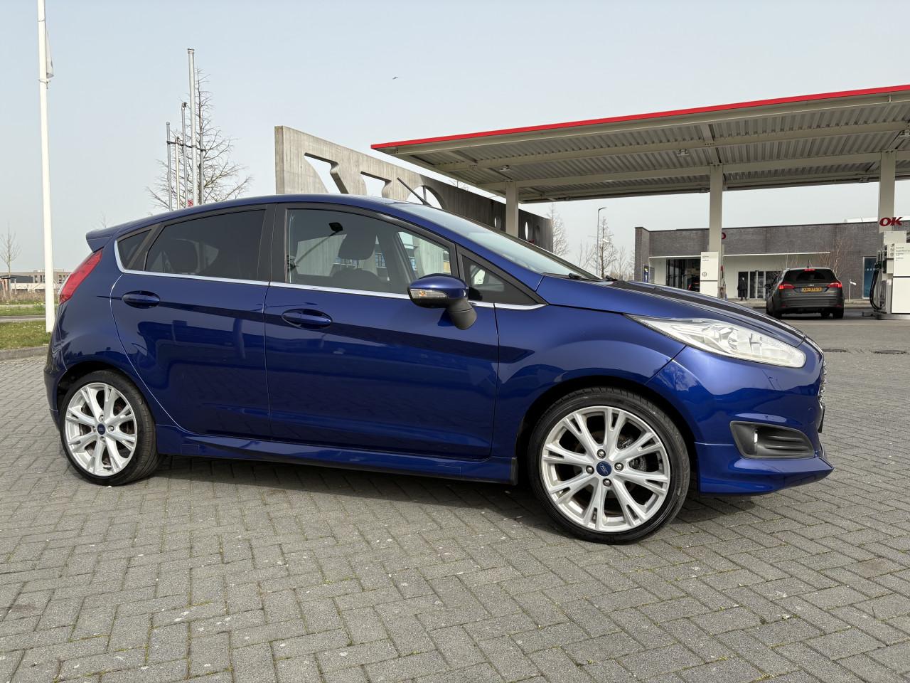 Ford Fiesta ST line