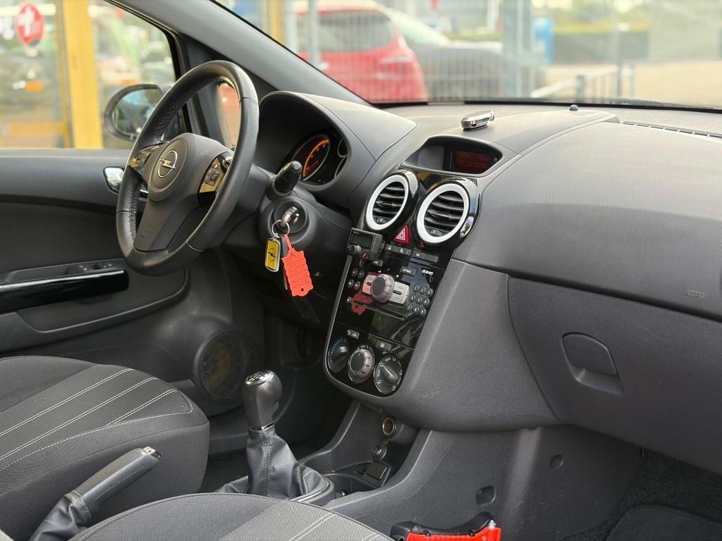 Opel Corsa 1.2-16v color ed.