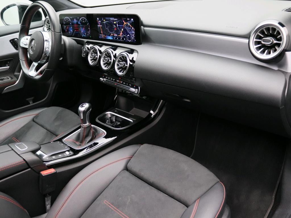 Mercedes-Benz A-Klasse 160 business solution amg handgeschakeld amg line |