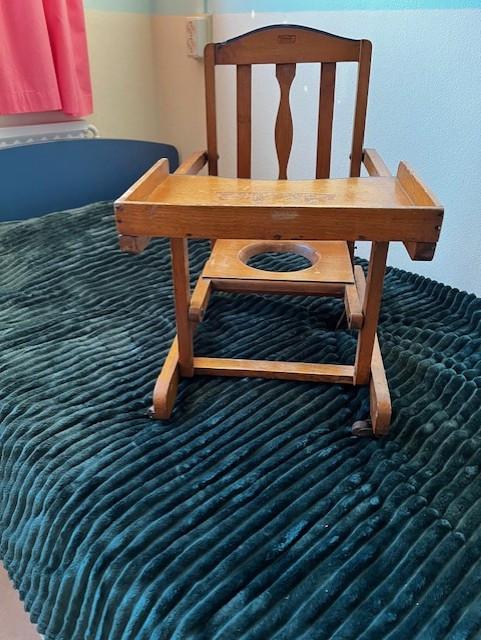 Te koop laag kinderstoeltje van Torc