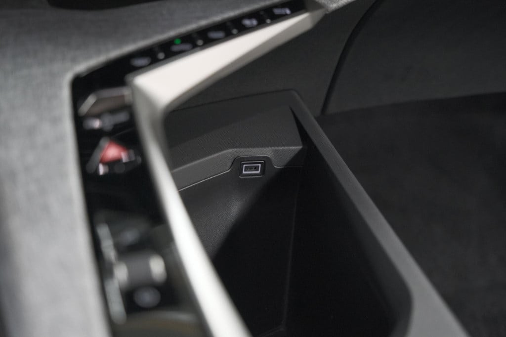 Peugeot 3008 hybrid 136 e-dsc6 allure | camera | apple carplay | parkeersen