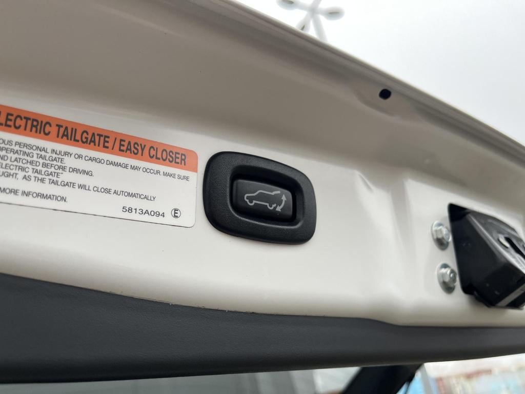 Mitsubishi Outlander 2.4 phev intense+ incl. trekhaak!
