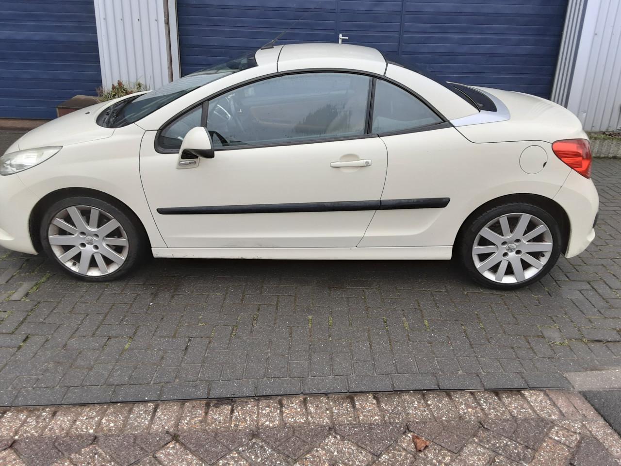 Peugeot 207 CC 1.6-16V T Sport