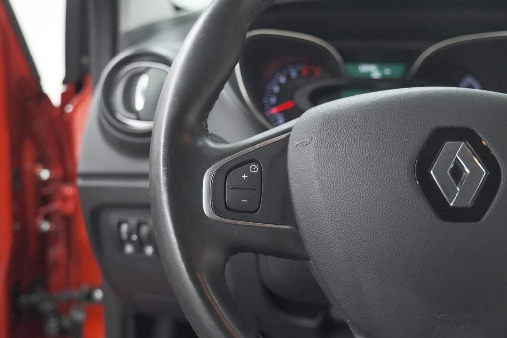 Renault Captur tce 120 edc intens | trekhaak | camera | navigatie | parkeer