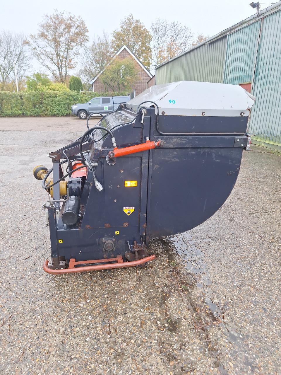 Klepelmaaier met opvangbak