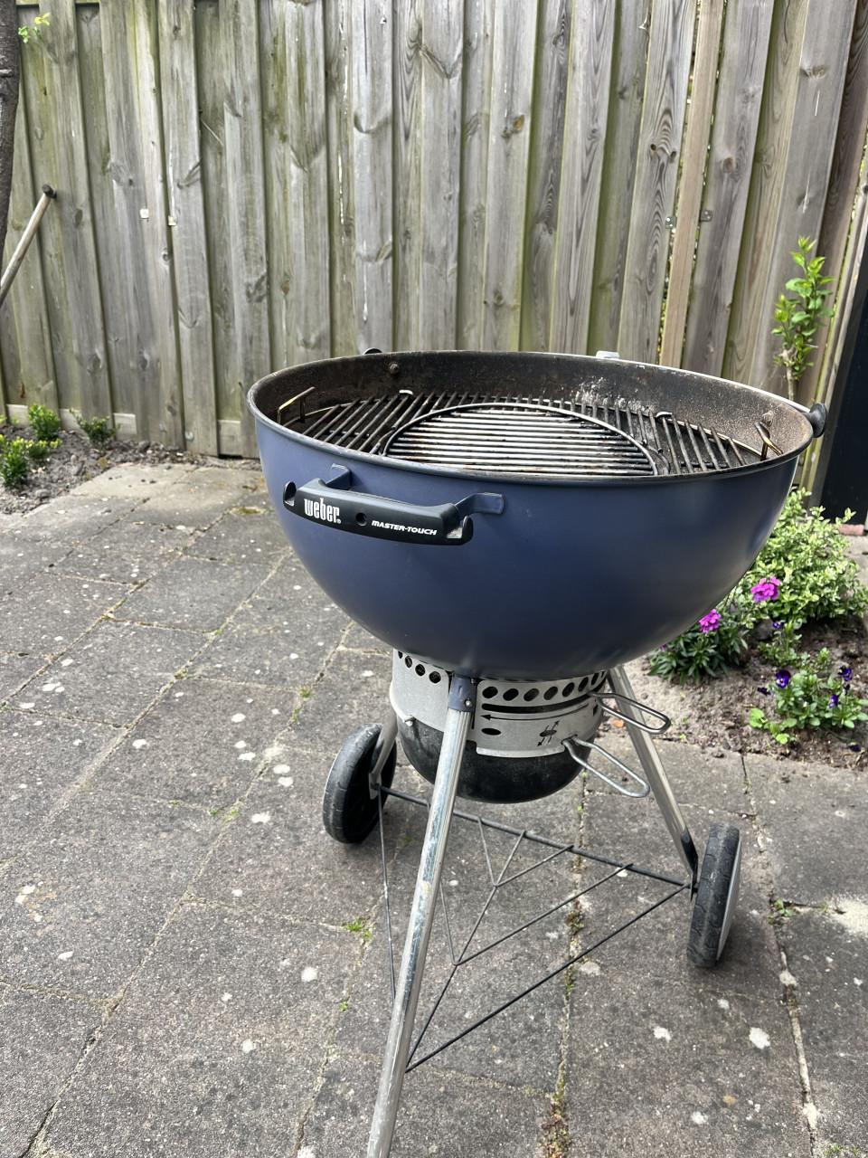 Weber master touch barbecue