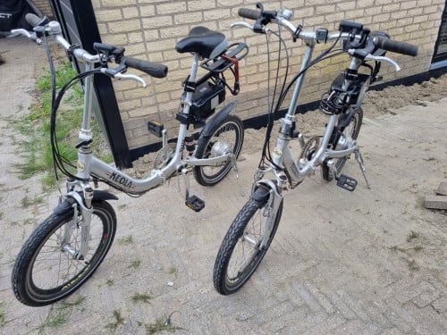 2 elektrische vouwfietsen