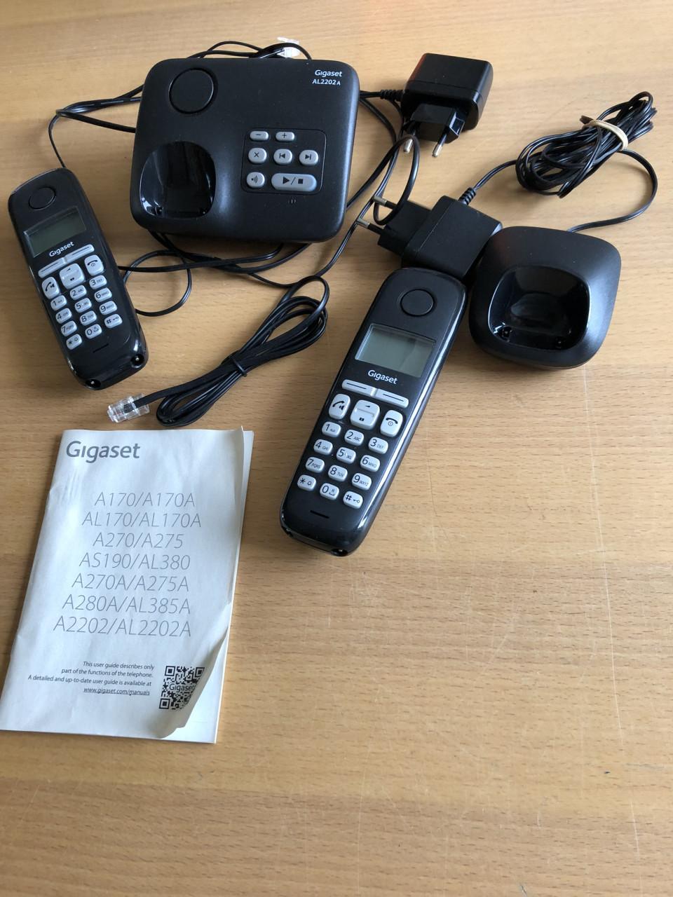 Te koop 2 x set draadloze telefoons.(z.g.a.n.).