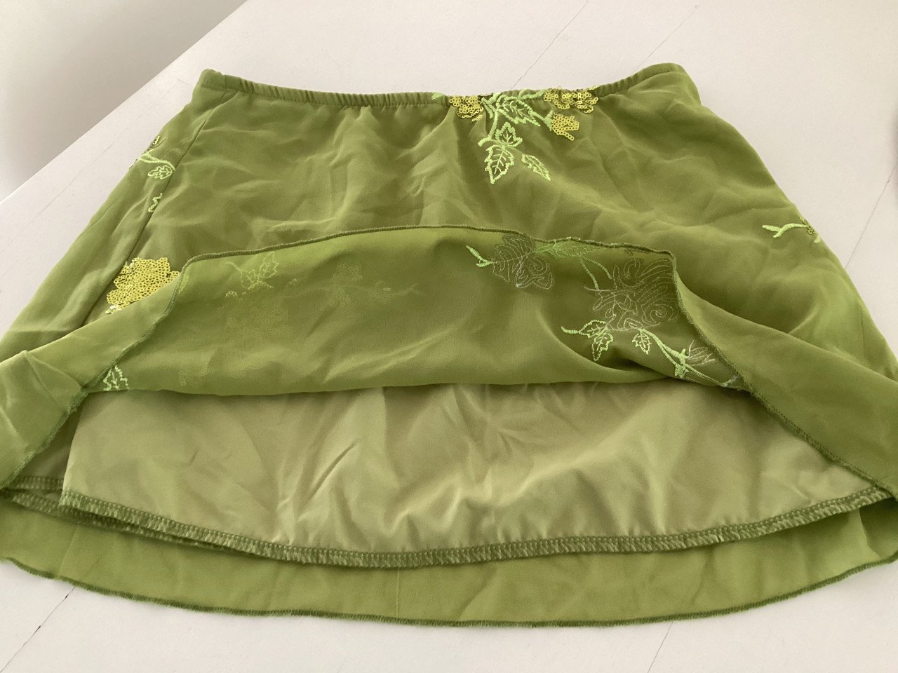 Tule rokje met borduursel en pailletten maat m