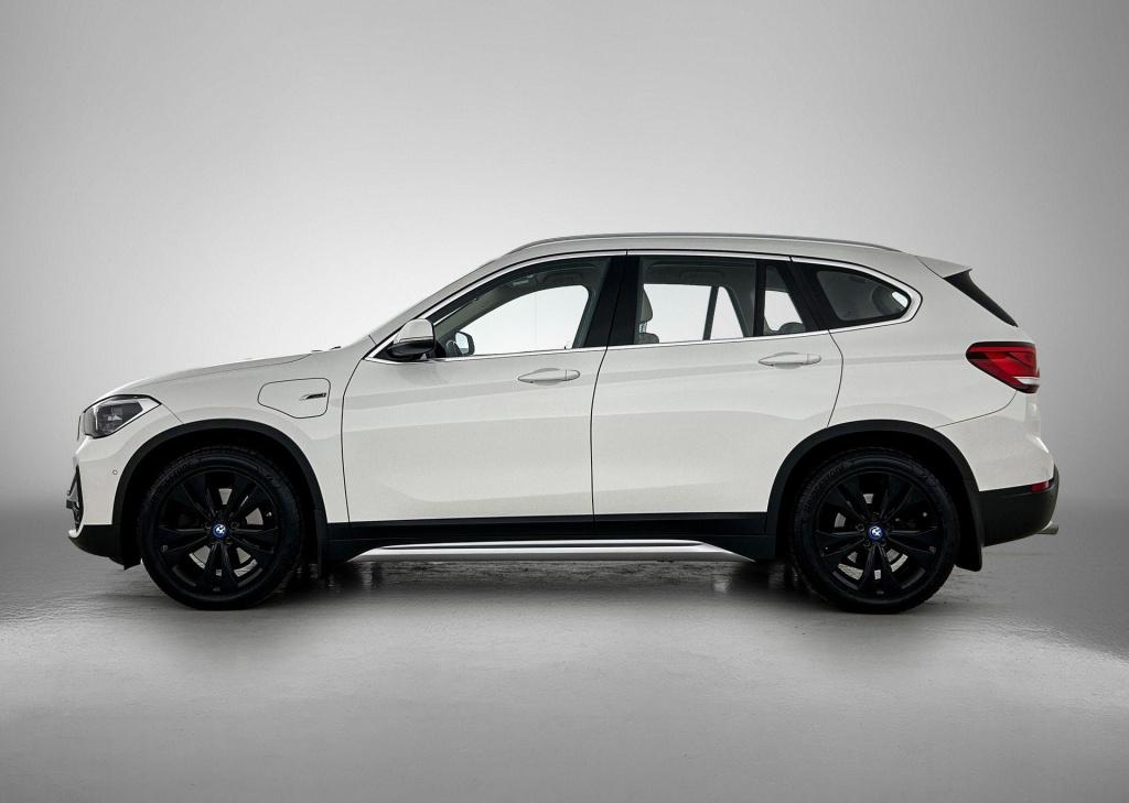 BMW X1 xdrive25e high executive | automaat | leder | parkeer sensoren | nav