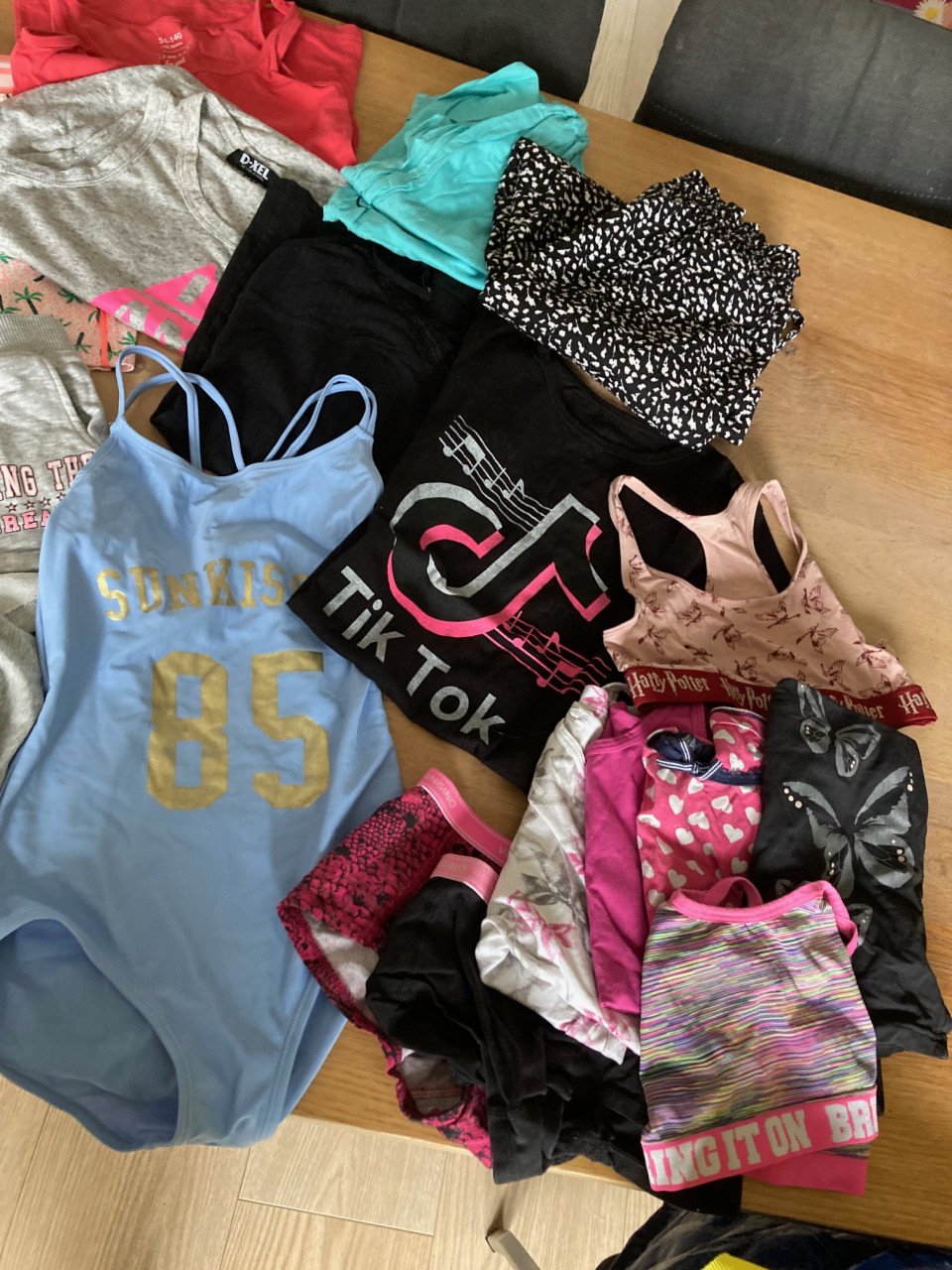 Pakket kleding meisje maat 134-140