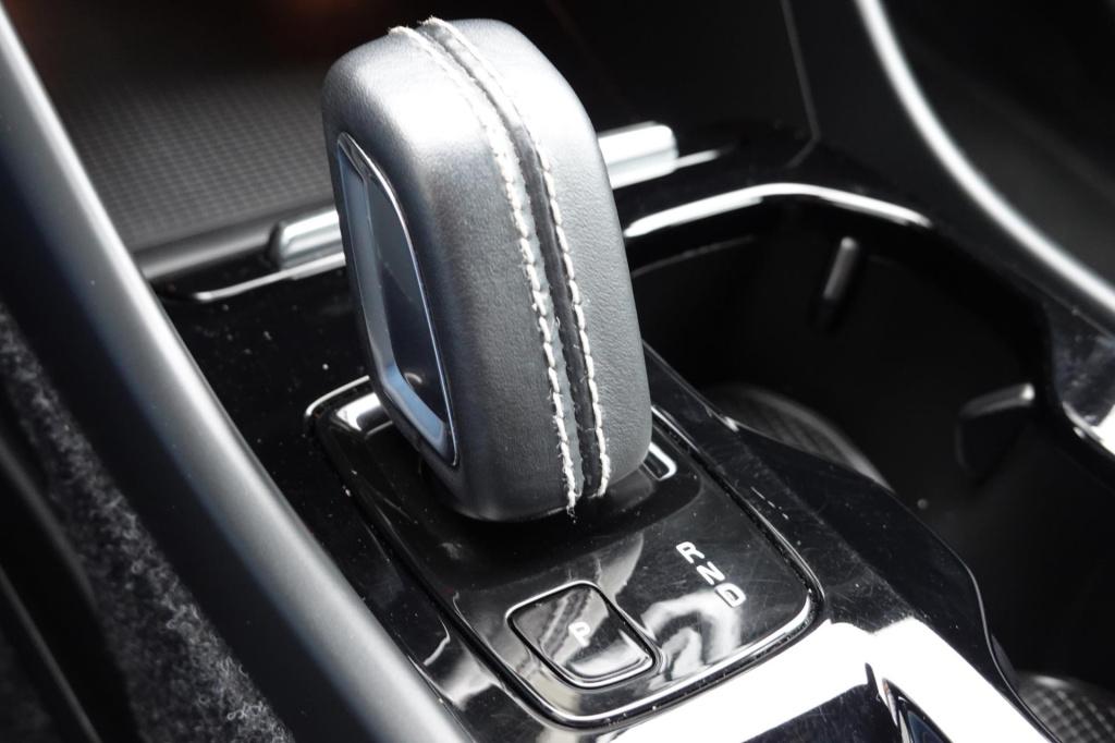 Volvo XC40 1.5 t3 r design 163pk