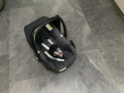 Maxi-Cosi. Pebble plus.