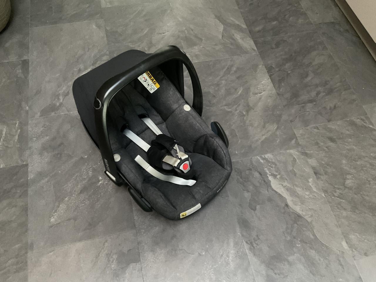 Maxi-Cosi. Pebble plus.
