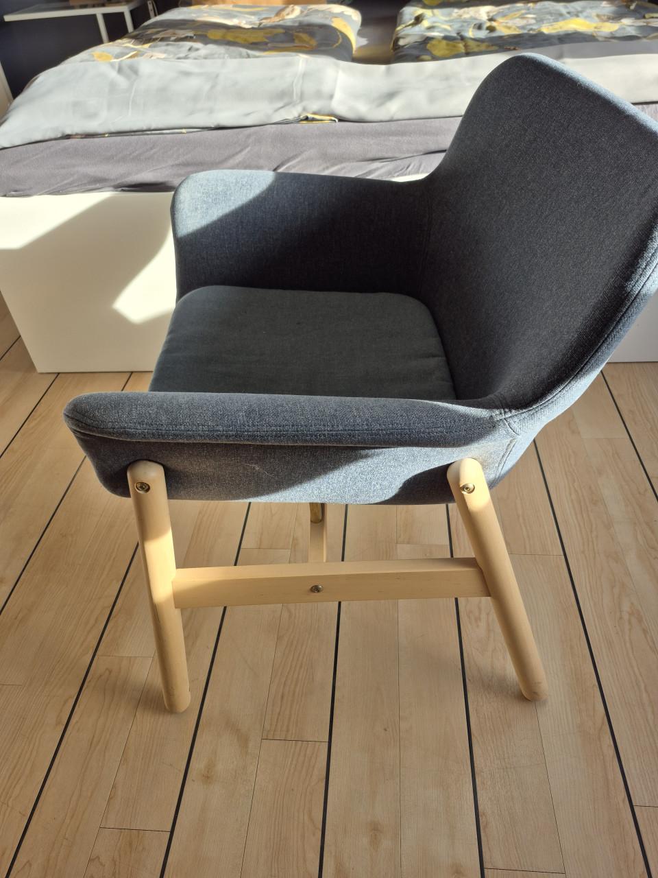Fauteuil grijsblauw met hout