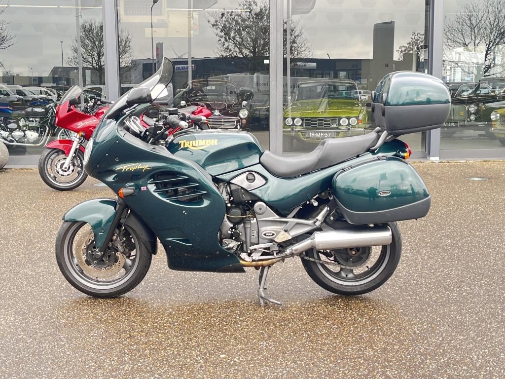Triumph Trophy tour 900